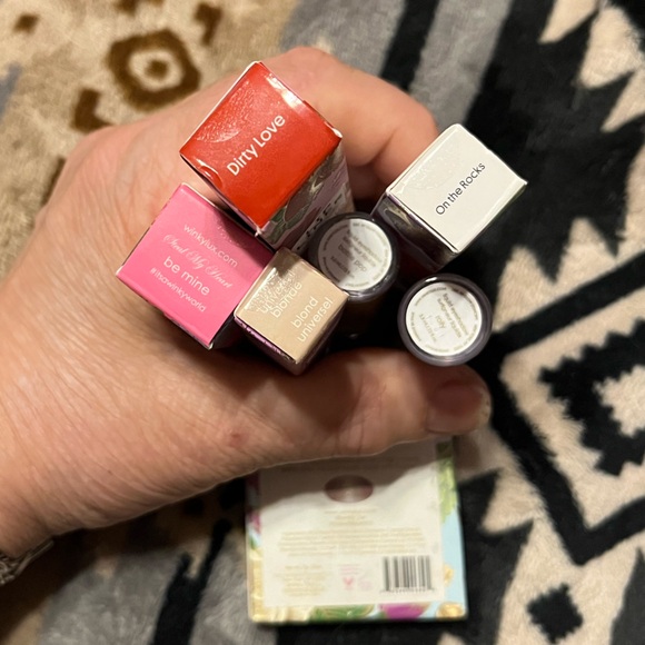 Winky Lux NWOT 8pc Lip / Makeup Set - Picture 2 of 14